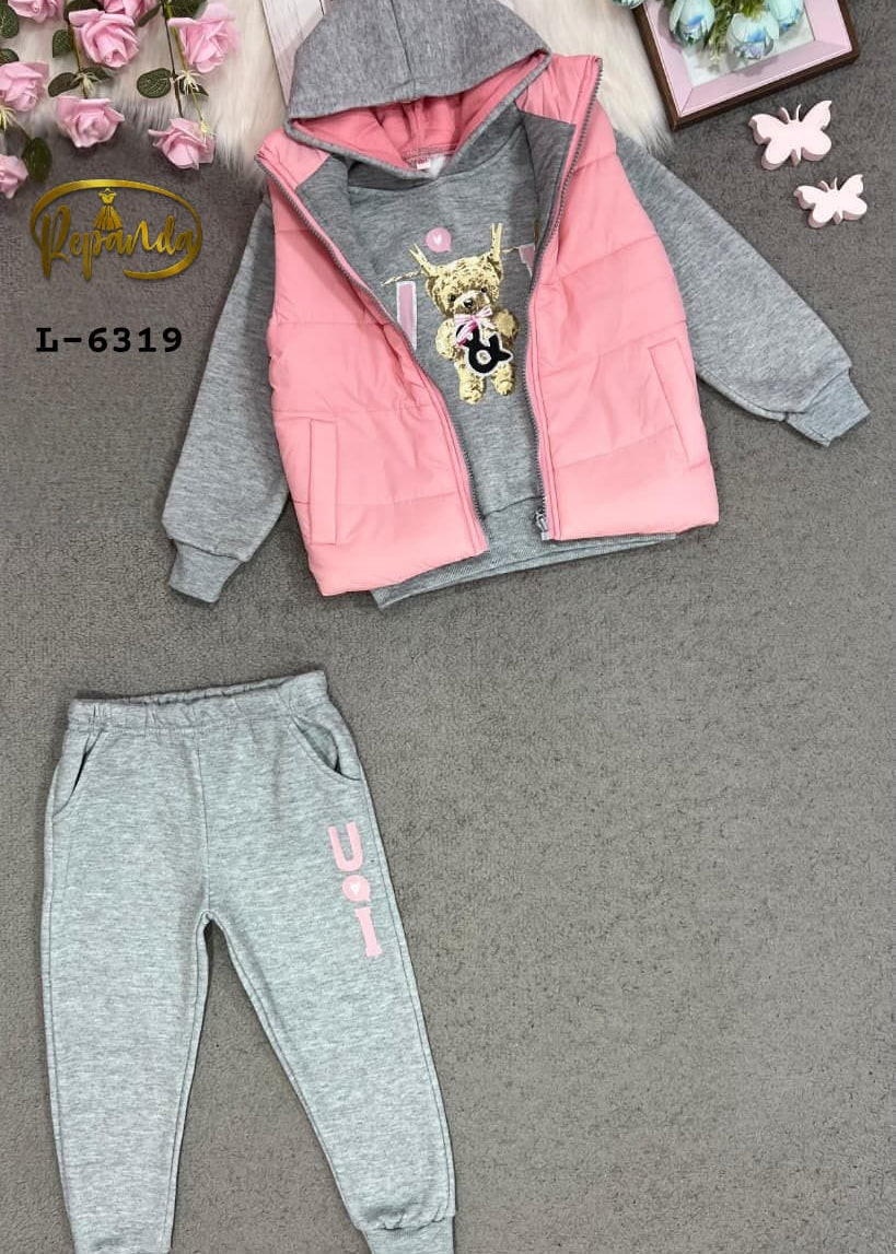 جيلي مكون من ثلاث قطع