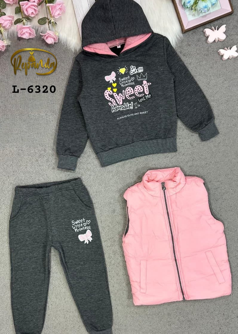 جيلي مكون من ثلاث قطع