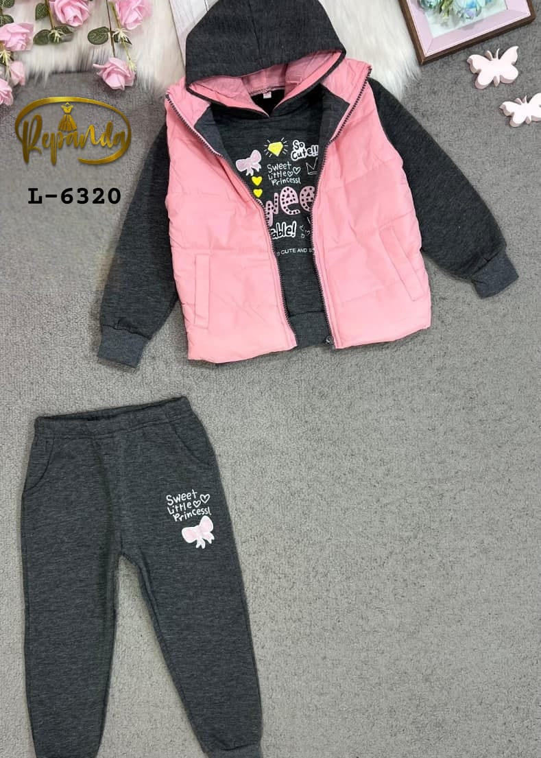 جيلي مكون من ثلاث قطع