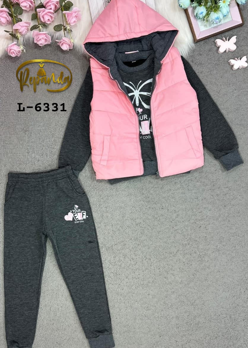 جيلي مكون من ثلاث قطع