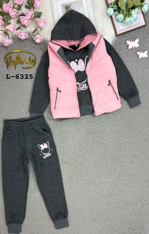 جيلي مكون من ثلاث قطع